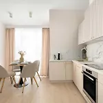 شقة Bright And Elegant Old Town Garbary With Air Conditioning By Renters Prestige
