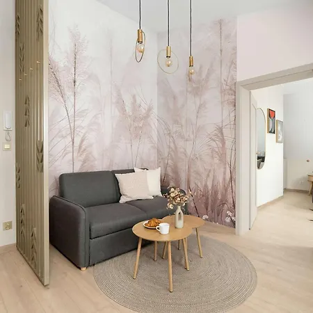 Bright And Elegant Old Town Garbary With Air Conditioning By Renters Prestige Apartment