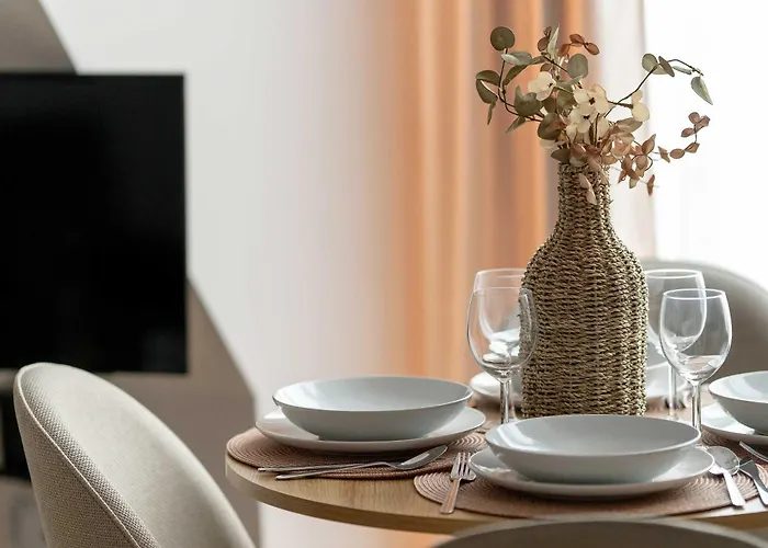 شقة Bright And Elegant Old Town Garbary With Air Conditioning By Renters Prestige بوزنان